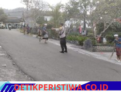Antisipasi Gangguan Kamtibmas dan Kelancaran Arus Lalulintas, Personel Polsek Sidemen Lakukan Strong Point di Beberapa Titik Strategis 