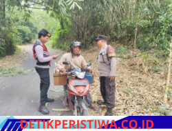 Pastikan Situasi Kamtibmas Wilayah Hukum Tetap Kondusif, Personel Polsek Selat Intensifkan Patroli Dialogis 