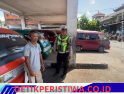 Tingkatkan Upaya Preventif dalam Menjaga Kamseltibcarlantas, Unit Turjawali Sambangi para Sopir Angkot Berikan pesan Kamseltibcarlantas