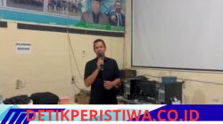 Ipda M. Aliudin, SH Kasi Hukum Polres Musi Rawas Utara Ajak Pelajar SMAN Rupit Bijak Manfaatkan AI