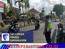 Berikan Rasa Aman saat Umat Kristiani Menjalankan Ibadah, Sat Lantas Polres Karangasem Berikan Pengamanan di Area Gereja GKPB Sudirman