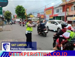 Rutinitas Anggota Lantas Polres Karangasem Lakukan Gatur Pagi, di Simpang Tiga BTN Taman Asri Karangasem