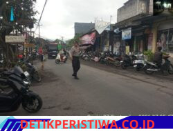 Pastikan Kelancaran Arus Lalulintas, Polsek Sidemen Laksanakan Strong Point Pagi di Simpang Tiga Tebola