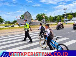 Polantas Bireun prioritas kan keselamatan anak  sekolah di jalan raya 