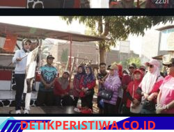 Ketua TP-PKK Sidoarjo Berbaur dengan Ribuan Warga dalam Jalan Sehat Desa Pabean