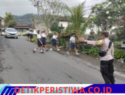 Utamakan Keselamatan Kalangan Pelajar, Polsek Sidemen Lakukan Strong Point Pagi di Depan SMP Negeri 1 Sidemen