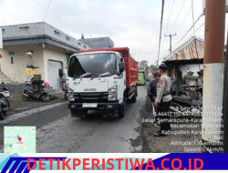 Rurinitas Personel Polsek Sidemen Lakukan Gatur Lalin saat Masyarakat Mulai Beraktivitas, di Kawasan Pasar Desa Adat Tabola