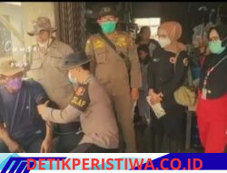 Selain Berjibaku Padamkan Karhutla di Kalbar, Personel Brimob BKO Polda Bali Juga Gelar Pemeriksaan Gratis kepada Warga Terdampak 