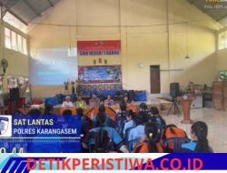 Melalui Program Police Goes To School” Safety Riding, Sat Lantas Polres Karangasem Edukasi Etika dalam Berkendara kepada Siswa Siswi SMKN 1 Abang