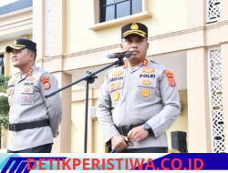 AKBP Aris Cai Dwi Susanto Disambut Tradisi Pedang Pora, Resmi Pimpin Polres Aceh Timur