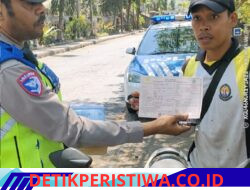 Tingkatkan Kedisiplinan Jalan Raya Ujung -Seraya, Satlantas Polres Karangasem Berikan Teguran Tertulis kepada Pelanggar Lalulintas  