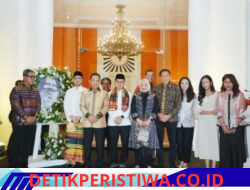 Kapolri Hadiri Pembukaan Pameran Nasirun “Bersimpuh di Kaki Para Guru” di Galeri Nasional Indonesia