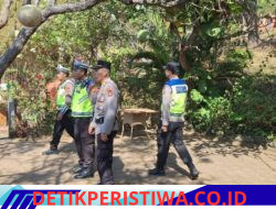 Cegah Kemacetan di Kawasan Wisata, Personel Satlantas Polres Karangasem Berikan Pengamanan dan Gatur Lalin di Kawasan Obyek Wisata Pantai Virgin
