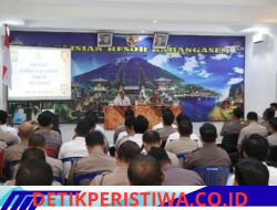 Tingkatkan Profesionalisme Personel, Bidkum Polda Bali Berikan Penyuluhan Hukum kepada Personel Polres Karangasem  