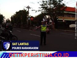 Wujudkan Kamseltibcarlantas Kondusif, Personel Sat Lantas Polres Karangasem Intensifkan Strong Point danGatur Lalin di Simpang 3 Pesagi