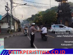 Berikan Layanan Prima kepada Masyarakat, Personil Polsek Kawasan Pelabuhan Padangbai Lakukan Gatur Lalin di Sejumlah Titik Strategis 