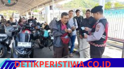 Pastikan Keamanan dan Kenyamanan Penumpang, Personel  Polsek Kawasan Pelabuhan Padangbai Perketat Pemeriksaan kepada Pengguna Jasa Penyeberangan