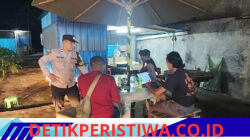Melalui Giat Blue Light Patrol, Personel Polsek Selat Pantau Situasi Kamtibmas di Desa Pering Sari