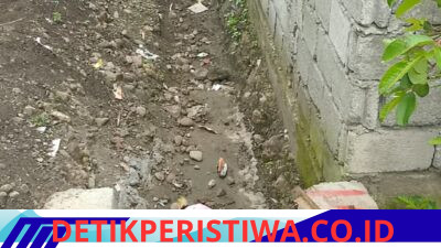 Drainase Desa Kelaping Disorot, Dua Rumah Warga Diduga Terdampak Genangan dan Sampah