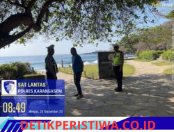 Personel Satlantas Polres Karangasem Berikan Pengamanan dan Gatur Lalin di Kawasan Obyek Wisata Pantai Virgin