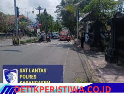 Pastikan Kelancaran Arus Lalu Lintas, Personil Sat Lantas Polres Karangasem Lakukan Gatur Lalin di Pos Ktl 2 Simpang Tiga Kodim