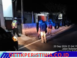 Melalui Giat Blue Light, Patrol Polsek Selat Pantau Situasi Kamtibmas Malam Hari di Desa Peringsari
