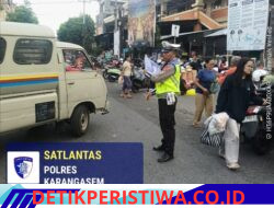 Cegah Lakalantas Sat Lantas Polres Karangasem Lakukan Gatur Lalin, di Kawasan Pasar Amlapura Pada Pagi Hari