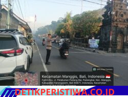 Pastikan Kelancaran Arus Lalu Lintas, Personil Polsek Padangbai Lakukan Gatur Lalin di Sejumlah Titik Strategis 