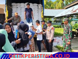 Polsek Gandapura Kawal Penyaluran Beras Bantuan Pangan untuk Masyarakat