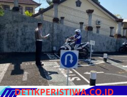 Pastikan Kelayakan dan Kemampuan Mengemudi, Personil Lantas Berikan Uji Praktek Kemahiran Mengemudi kepada Pemohon SIM Baru