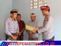 Duka yang Mendalam Kapolres Karangasem Serahkan Tali Asih, saat Melayat ke Rumah Duka Keluarga Anggotanya yang Meninggal Dunia
