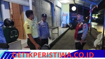 Pastikan Situasi Kamtibmas Tetap Kondusif, Blue Light Patrol Polsek Selat Sambangi Security Pegadaian Sampaikan Pesan Kamtibmas