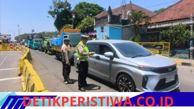 Cegah Curanmor Keluar Bali, Personel Kawasan Pelabuhan Padangbai Perketat Pemeriksaan di Pelabuhan Padangbai