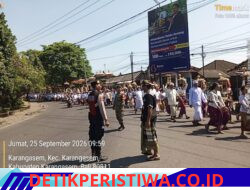 Polsek Bebandem, Bersama Babinsa Desa Budakeling dan Pecalang  Amankan Ribuan Warga Desa Adat Saren saat Menggelar Upacara Melasti Menuju Pantai Jasi