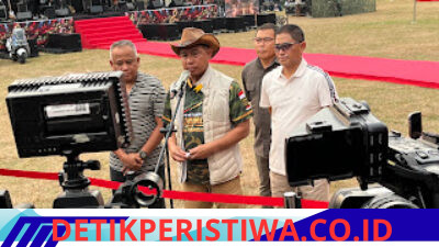 Panglima TNI Beri Penghargaan Kepada Juara Festival Band 2026