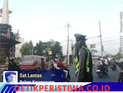 Pastikan Kelancaran Arus Lalu Lintas, Personil Sat Lantas Polres Karangasem Lakukan Gatur Lalin di Ktl 2