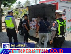 Melalui Patroli Barcode di Beat 3, Satlantas Gelar Patroli Dialogis Sisir Kawasan Karangsokong Jalan Raya Ujung dan Patung Salak Jasri