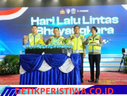 Kapolri Luncurkan STNK Digital dan Pembayaran Tilang Terintegrasi