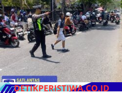 Melalui Program Police Goes To School” Safety Riding Sat Lantas Polres Karangasem Edukasi untuk Tertib dalam Berlalulintas, kepada Siswa-siswi SMPN 2 Amlapura