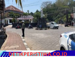 Jaga Kamseltibcarlantas, Satlantas Polres Karangasem Intensifkan Patroli Dialogis di Jalan Kartini Amlapura