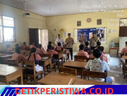 Kapolsek Bebandem Sosialisasi Program Beasiswa 100% SMA Kemala Taruna Bhayangkara di SMPN 4 Bebandem