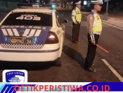 Tekan Angka Pelanggaran dan Lakalantas, Unit Turjagwali Satlantas Polres Karangasem Laksanakan Patroli Barcode dan Giat Blue Light Patrol 