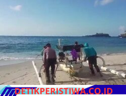 Bentuk Kepedulian dan Solidaritas Satuan Polairud Polres Karangasem,  Bantu Warga Nelayan Dorong Jukung