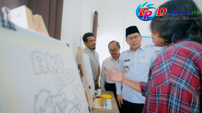 Dari Kuas ke Peluang Bisnis, 15 Difabel Lombok Timur Dibekali Keterampilan Melukis Kaos