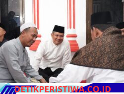 Kapolda Banten Takziah ke Pesantren Nurul Anwar, Sampaikan Doa untuk Almarhum KH Ariman Anwar