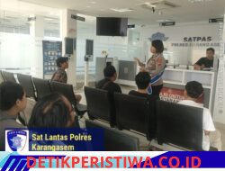 Polwan Polres Karangasem Berikan Sosialisasikan Tertib Berlalulintas,  kepada Pemohon SIM di Satpas Polres Karangasem