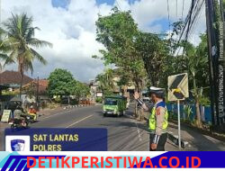 Berikan Rasa Aman dan Kelancaran Arus Lalulintas, Sat Lantas Polres Karangasem Berikan Pengamanan di Area Gereja GKPB Jalan Untung Surapati