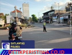 Rutinitas Unit Turjawali Sat Lantas Polres Karangasem Lakukan Gatur Lalin, di Pos 3 Patung Salak Jasri