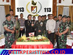 Kapolres Bireuen Bawa Kue Ulang Tahun ke Batalyon 113 JS, Ucapkan Selamat HUT TNI Ke – 81