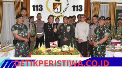 Kapolres Bireuen Bawa Kue Ulang Tahun ke Batalyon 113 JS, Ucapkan Selamat HUT TNI Ke – 81